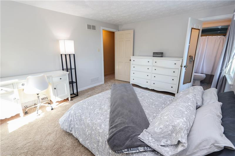 438 Fort Couch Road Pittsburgh, PA 15241 - Photo 15 of 24 Gallery Image 15