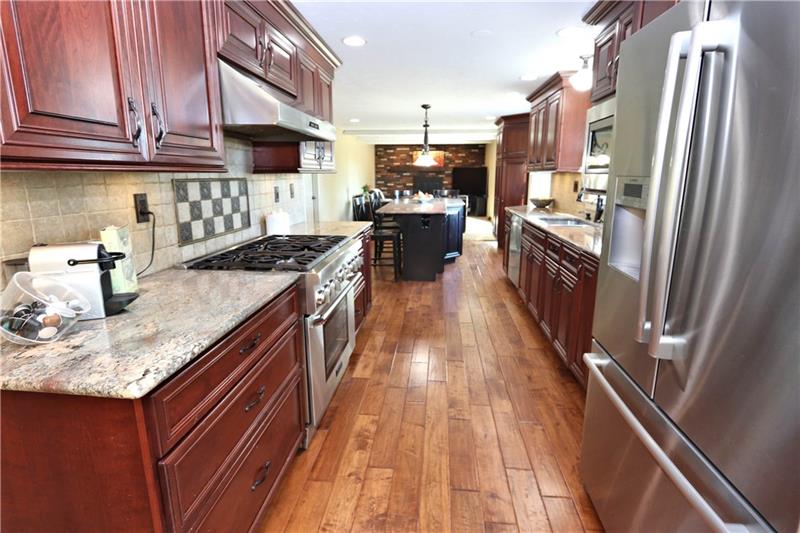 438 Fort Couch Road Pittsburgh, PA 15241 - Photo 4 of 24 Gallery Image 4