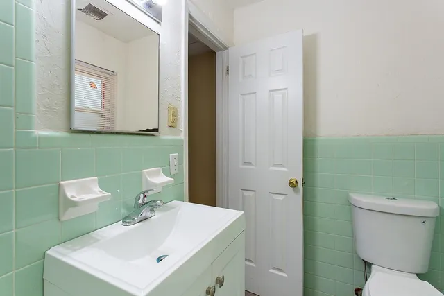 $184,900 | 1318 West Tharpe Street, Tallahassee, FL 32303