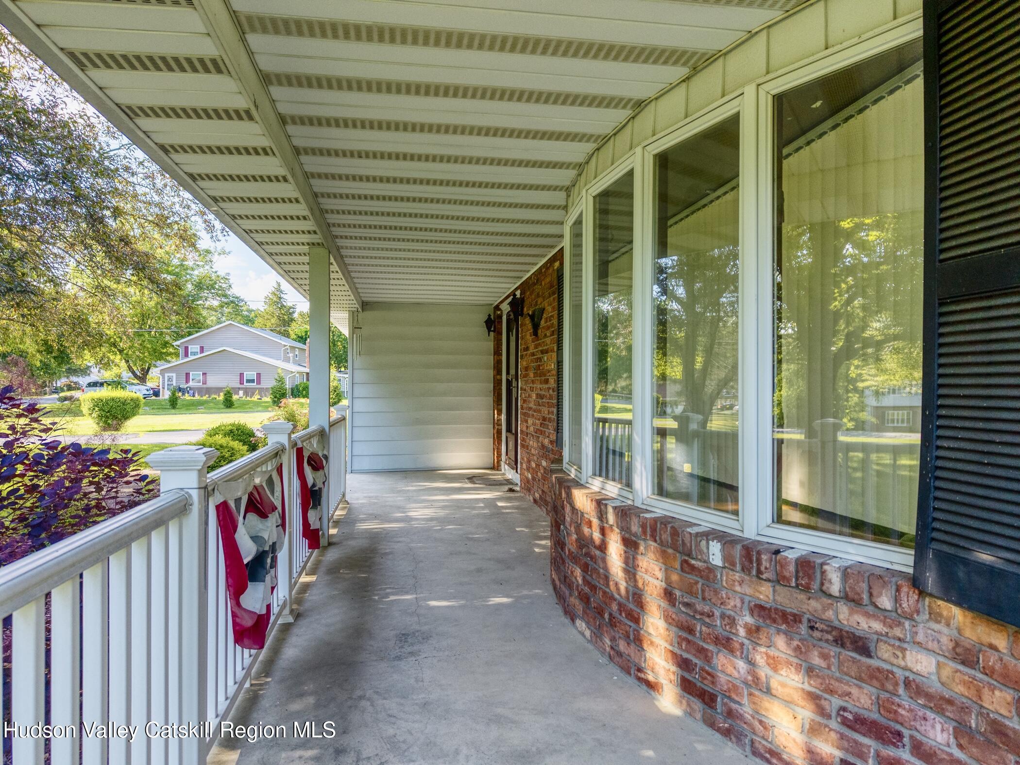 135 Hilltop Road Saugerties, NY 12477 - Photo 4 of 49