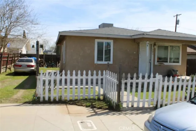 $219,900 | 241 Hull Avenue, Madera, CA 93638