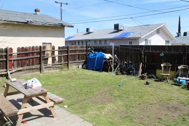 $219,900 | 241 Hull Avenue, Madera, CA 93638