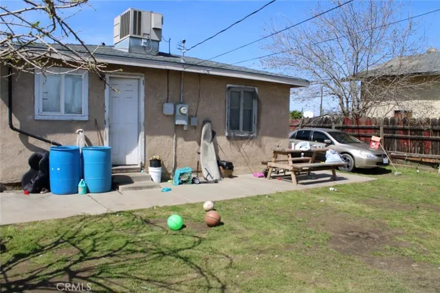 $219,900 | 241 Hull Avenue, Madera, CA 93638