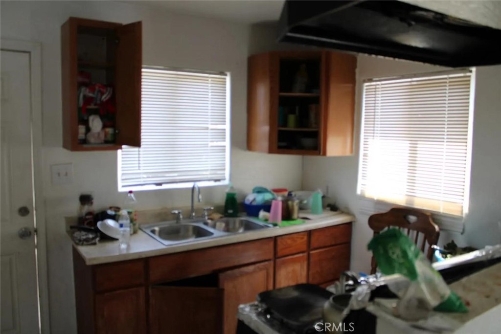 241 Hull Avenue Madera, CA 93638 - Photo 7 of 21