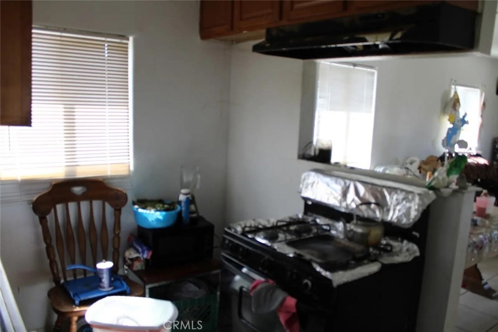 241 Hull Avenue Madera, CA 93638 - Photo 8 of 21