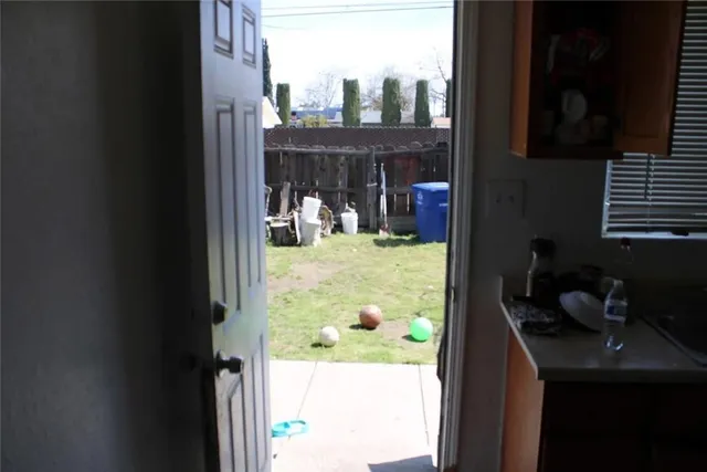 $219,900 | 241 Hull Avenue, Madera, CA 93638