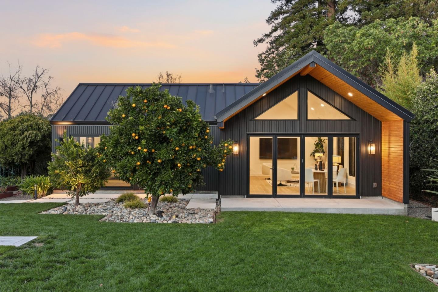 588 Craig Road Hillsborough, CA 94010 - Photo 9 of 43