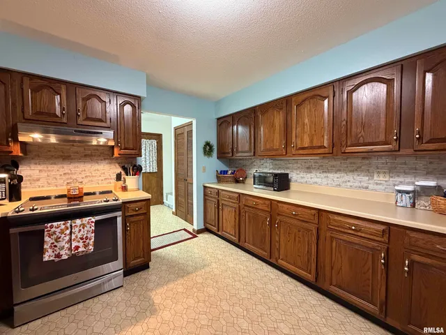 $229,900 | 206 Daras Drive, Carmi, IL 62821