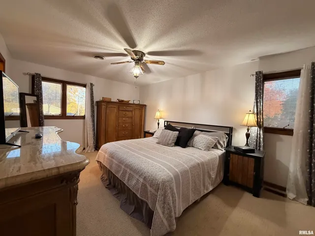 $229,900 | 206 Daras Drive, Carmi, IL 62821