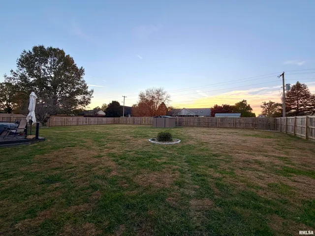 $229,900 | 206 Daras Drive, Carmi, IL 62821