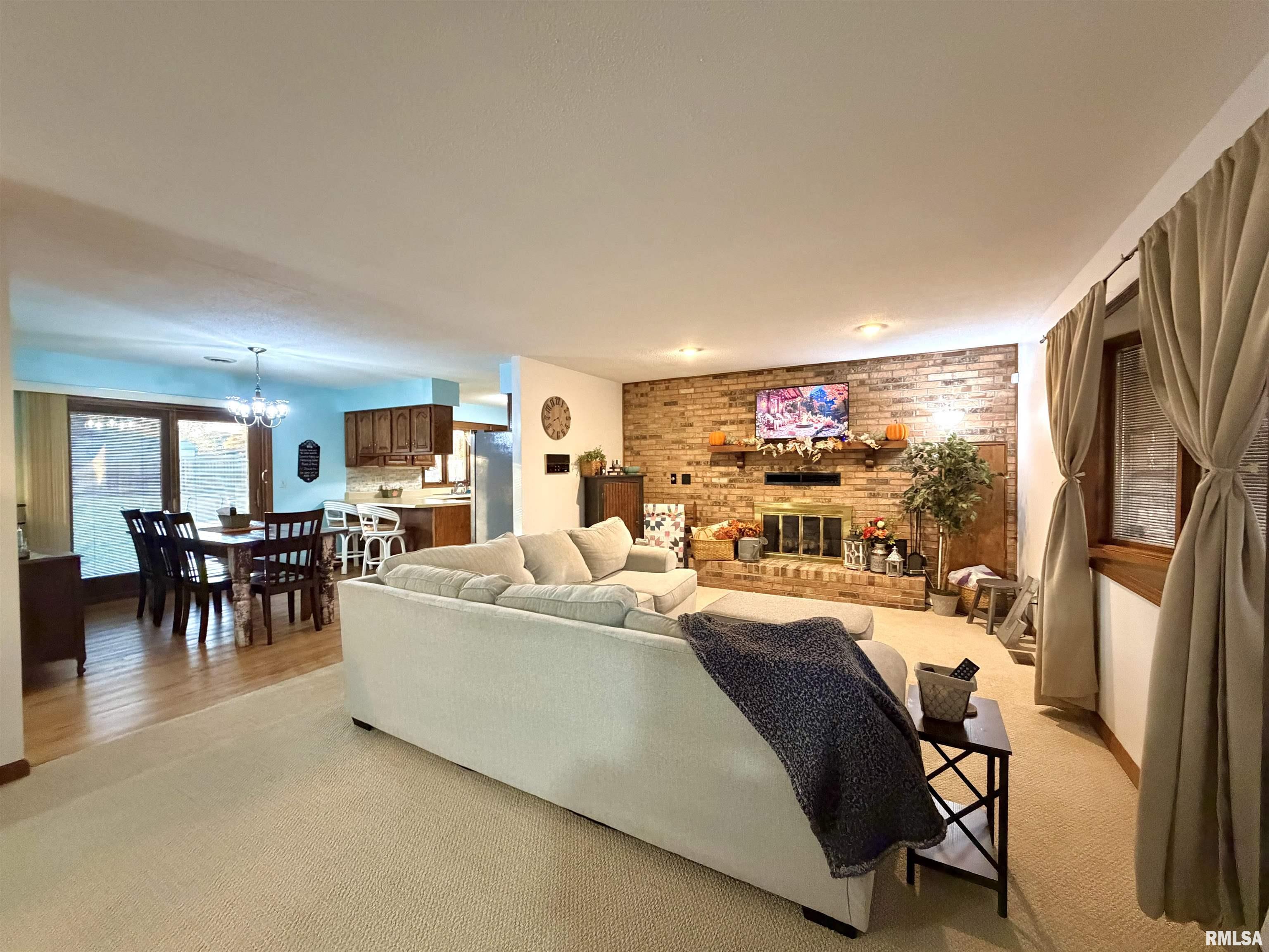 206 Daras Drive Carmi, IL 62821 - Photo 7 of 33