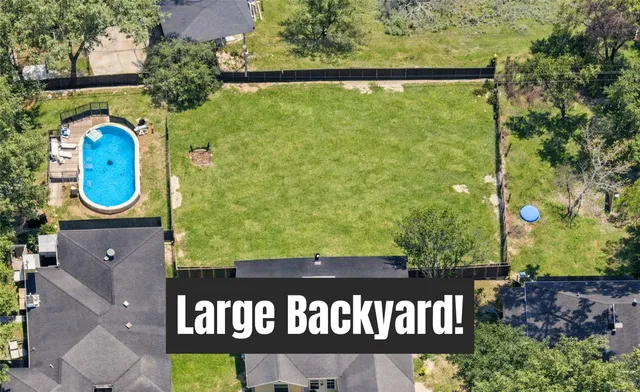 a view of a bench in the balcony