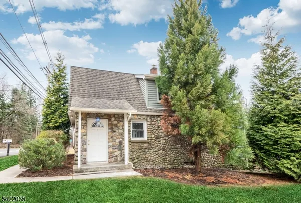 $3,000 | 82 Boonton Avenue, Kinnelon, NJ 07405