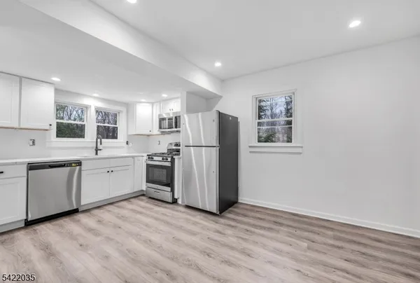 $3,000 | 82 Boonton Avenue, Kinnelon, NJ 07405