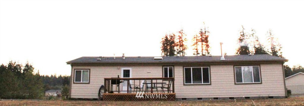 320 West Henni Road Oak Harbor, WA 98277 - Photo 3 of 11 Gallery Image 3