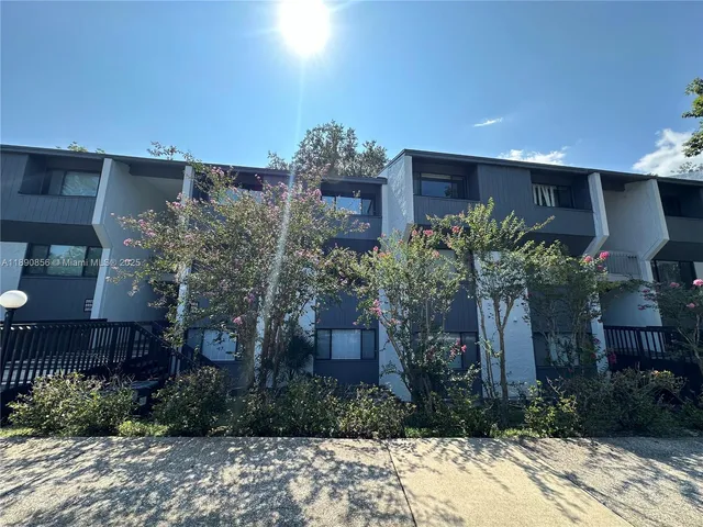 $1,500 | 2816 Southwest 14th Drive, Unit 2816, Gainesville, FL 32608