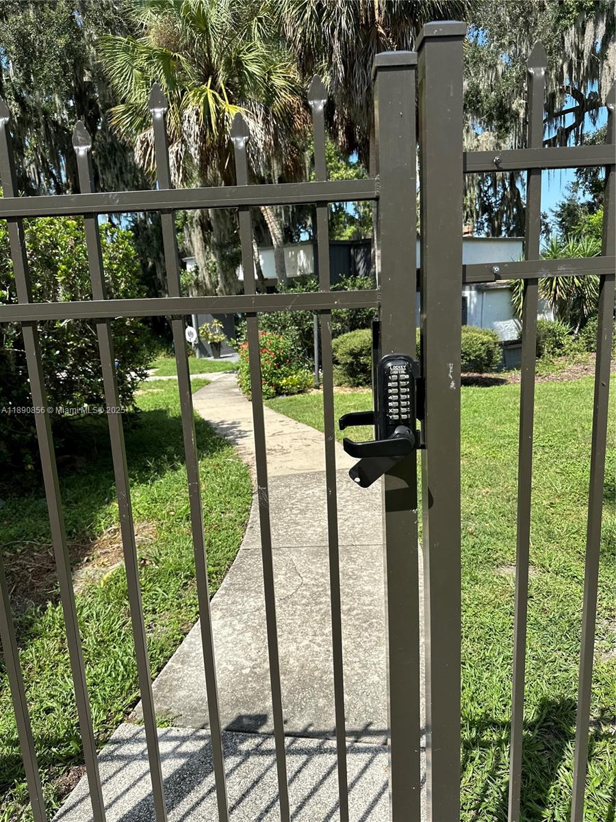 2816 Southwest 14th Drive, Unit 2816 Gainesville, FL 32608 - Photo 10 of 11