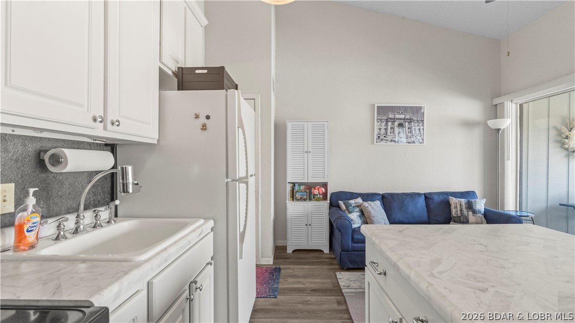 5655 Nichols Road, Unit B406 Osage Beach, MO 65065 - Photo 12 of 36