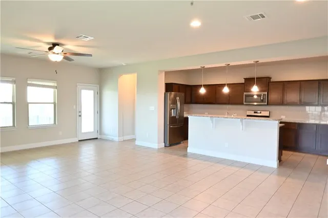 $2,395 | 124 Gray Wolf Drive, San Marcos, TX 78666