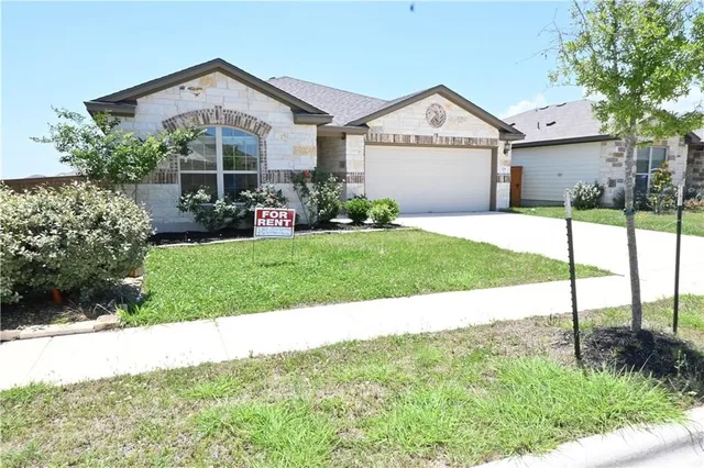 $2,395 | 124 Gray Wolf Drive, San Marcos, TX 78666