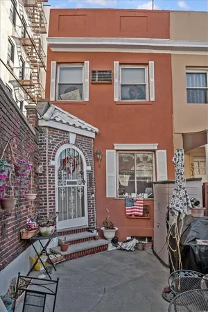 $925,000 | 9315 Lafayette Walk | Bay Ridge