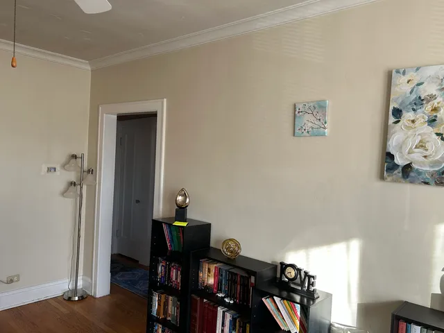 a view of a livingroom with furniture