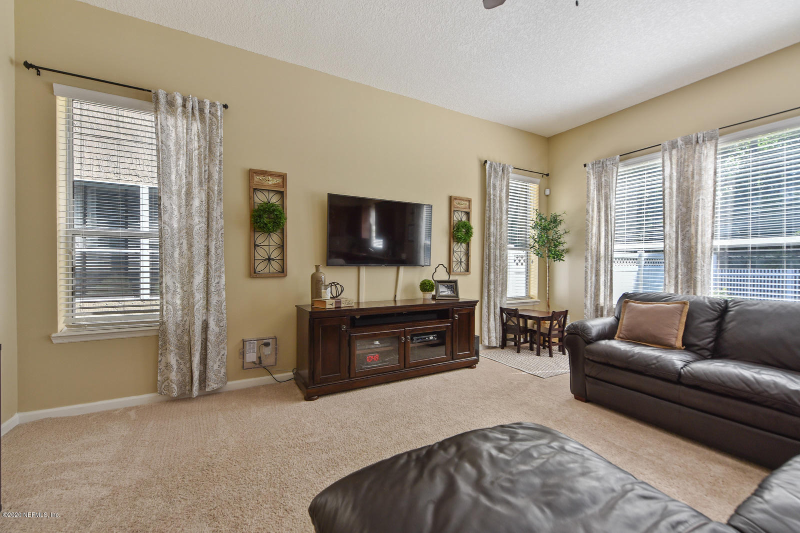 553 Roserush Lane Jacksonville, FL 32225 - Photo 11 of 30 011_1600x1067_mls_1600x1067