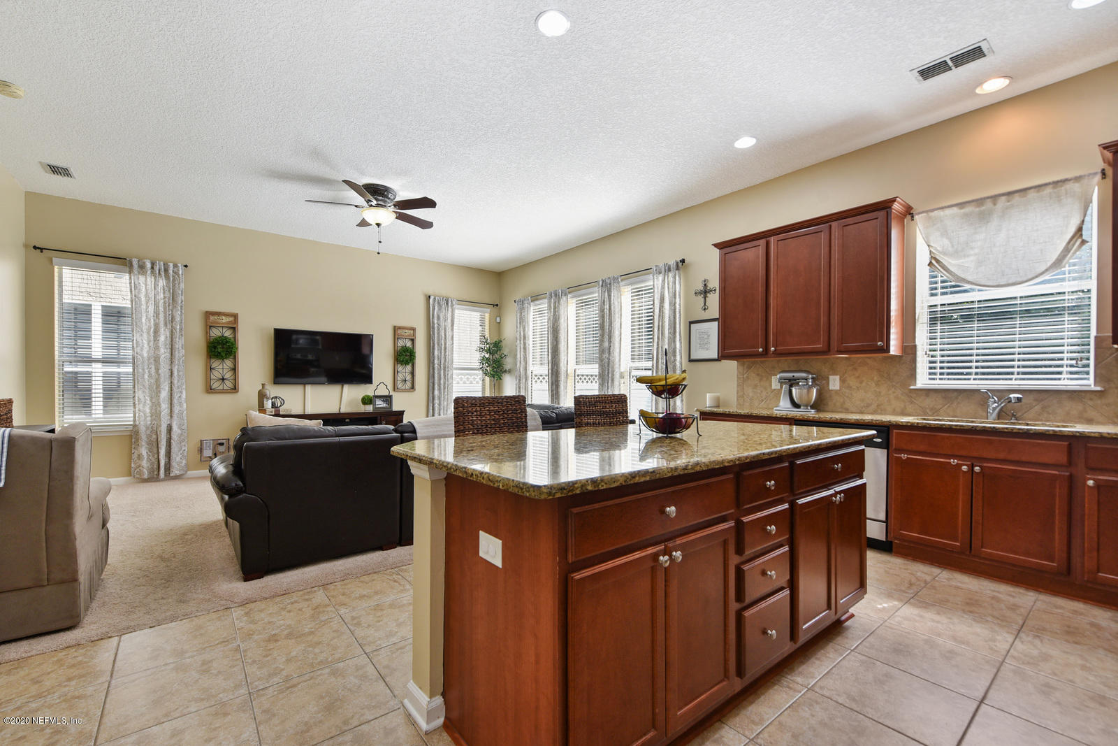 553 Roserush Lane Jacksonville, FL 32225 - Photo 7 of 30 007_1600x1067_mls_1600x1067