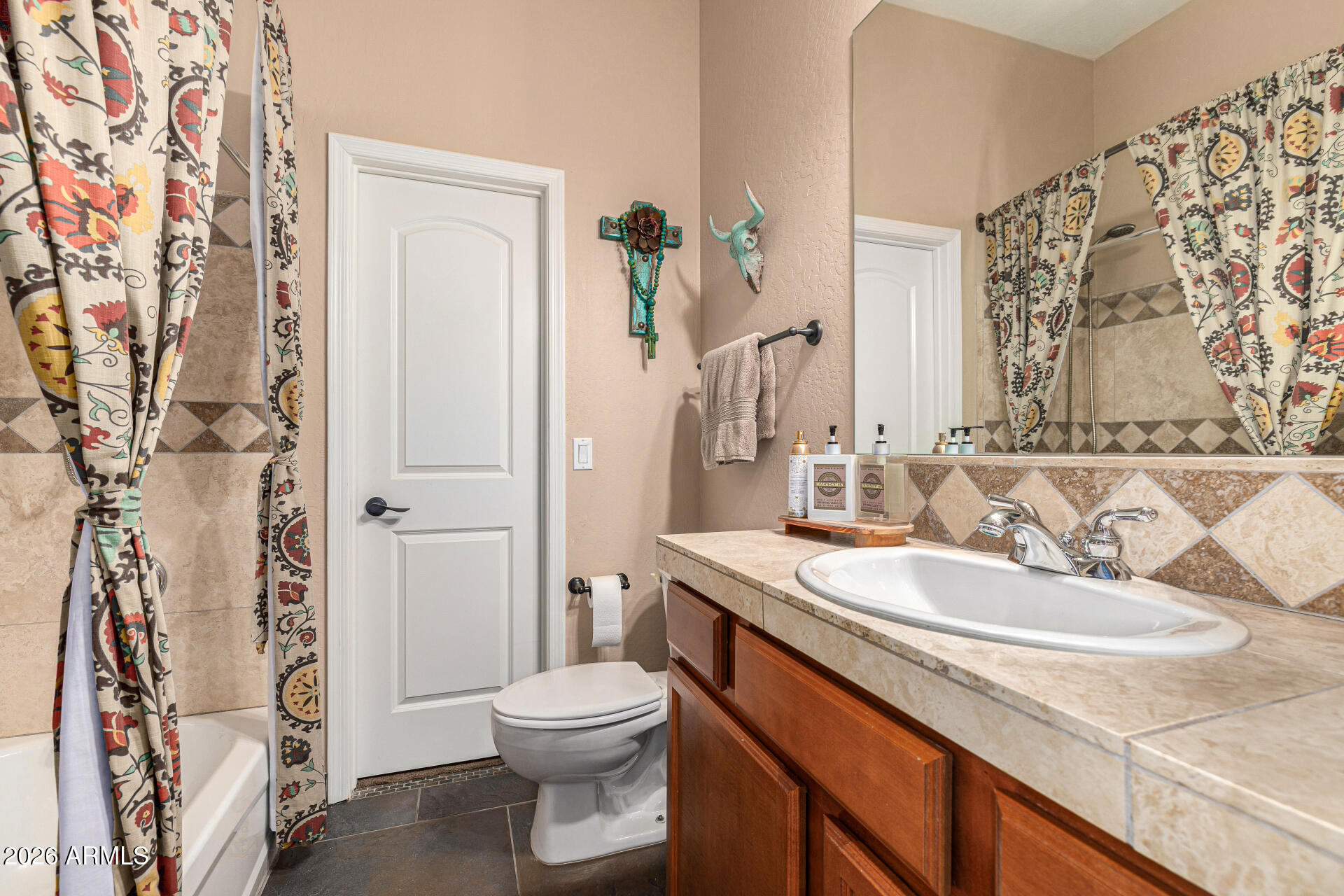 2324 La Verna Way Phoenix, AZ 85086 - Photo 40 of 79 Bath 2