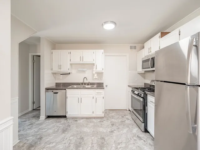 $154,900 | 12738 South Kenneth Avenue, Unit E, Alsip, IL 60803