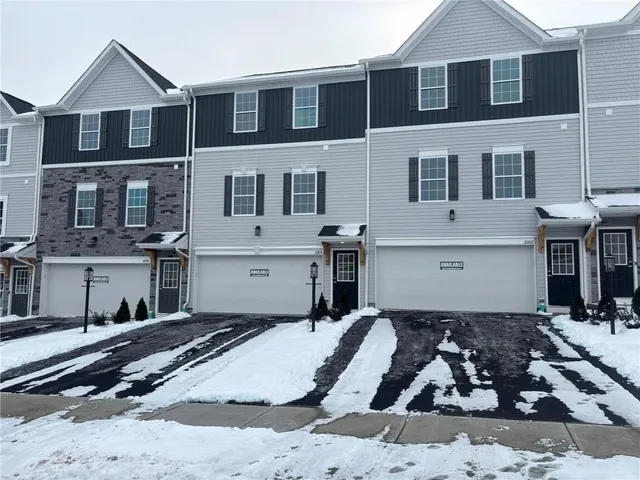 $352,990 | 2002 Canterbury Drive, Imperial, PA 15126