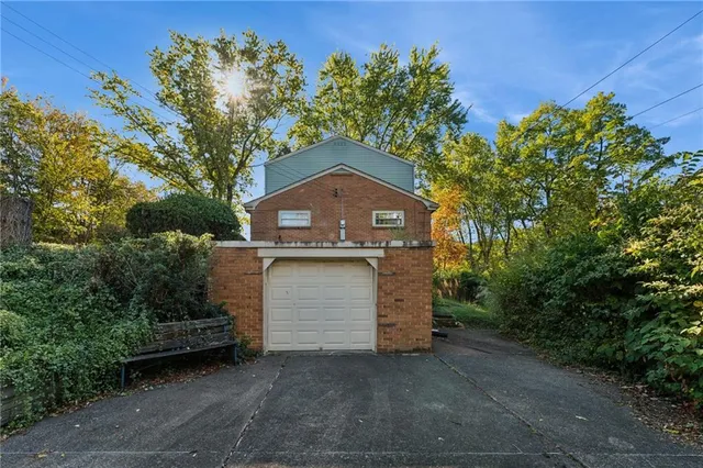 $234,900 | 1237 Circle Drive, Pittsburgh, PA 15221