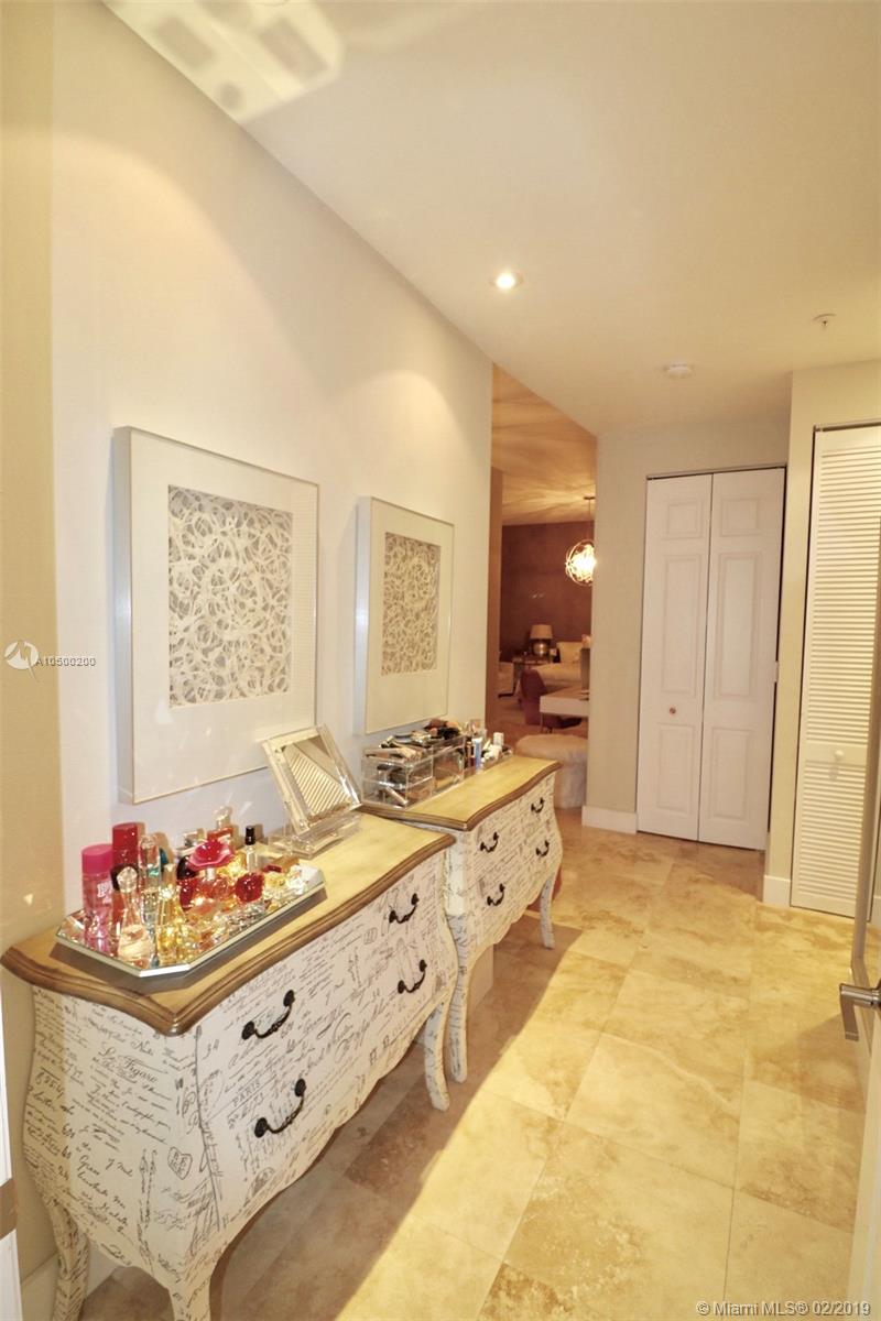 Brickell Miami, FL 33131 - Photo 18 of 35