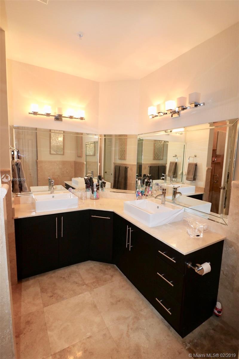 Brickell Miami, FL 33131 - Photo 19 of 35