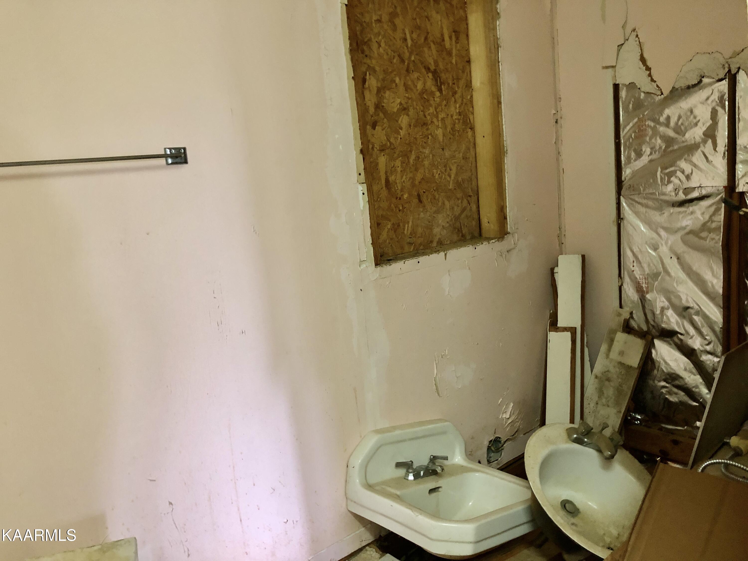 197 Hart Orchard Road Kingston, TN 37763 - Photo 21 of 60 1-65