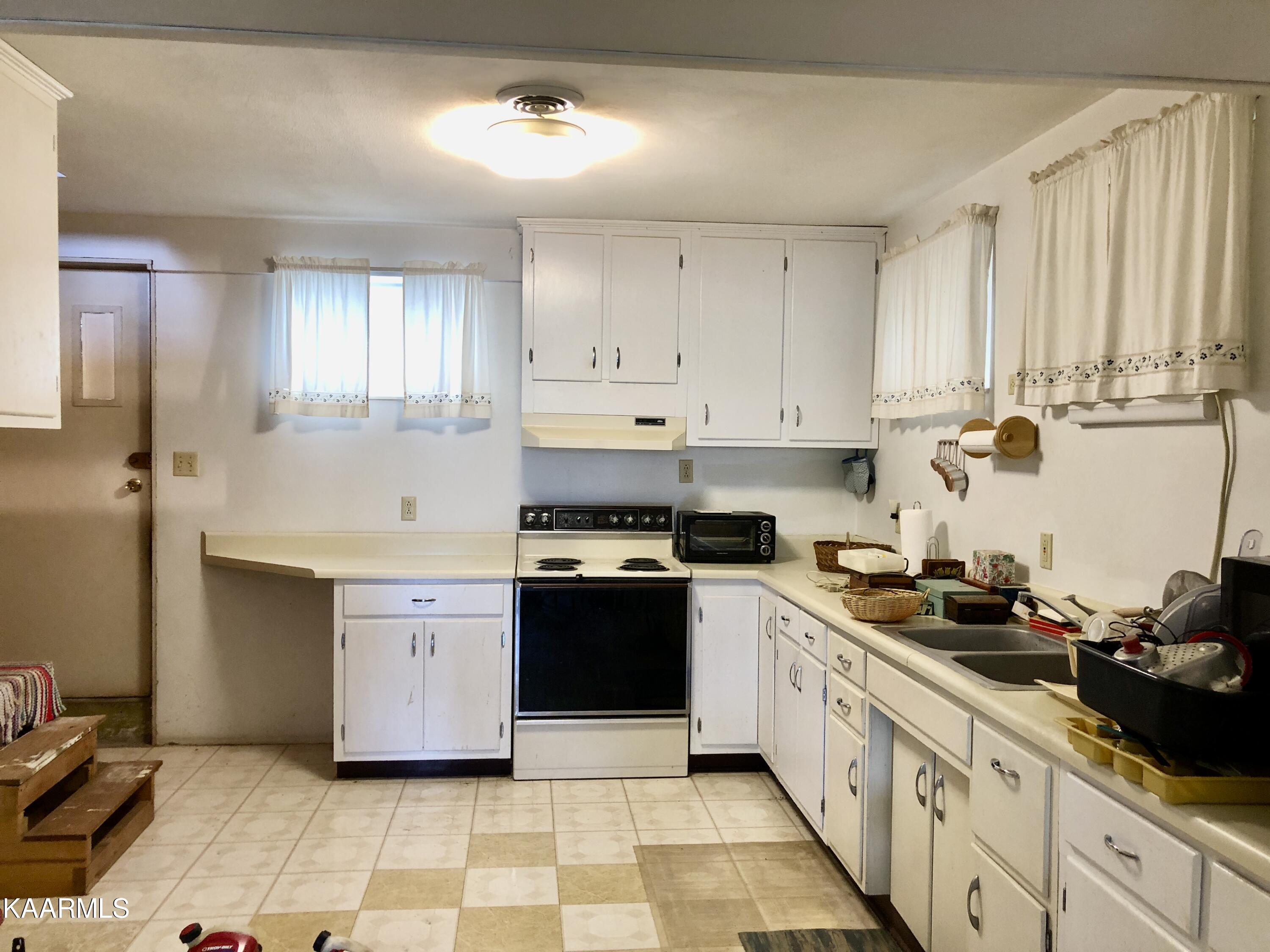 197 Hart Orchard Road Kingston, TN 37763 - Photo 36 of 60 1-82