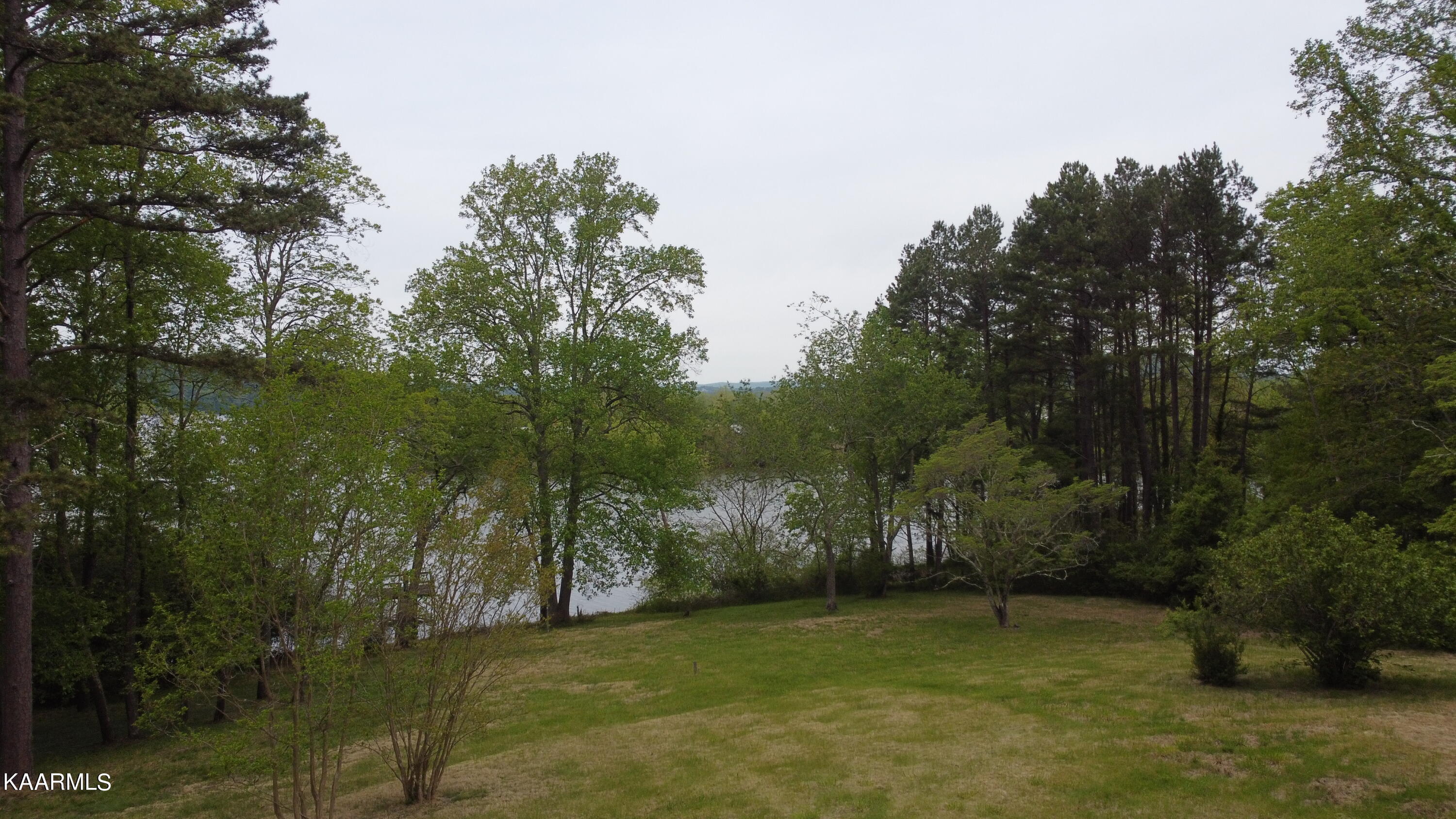 197 Hart Orchard Road Kingston, TN 37763 - Photo 5 of 60 1-6