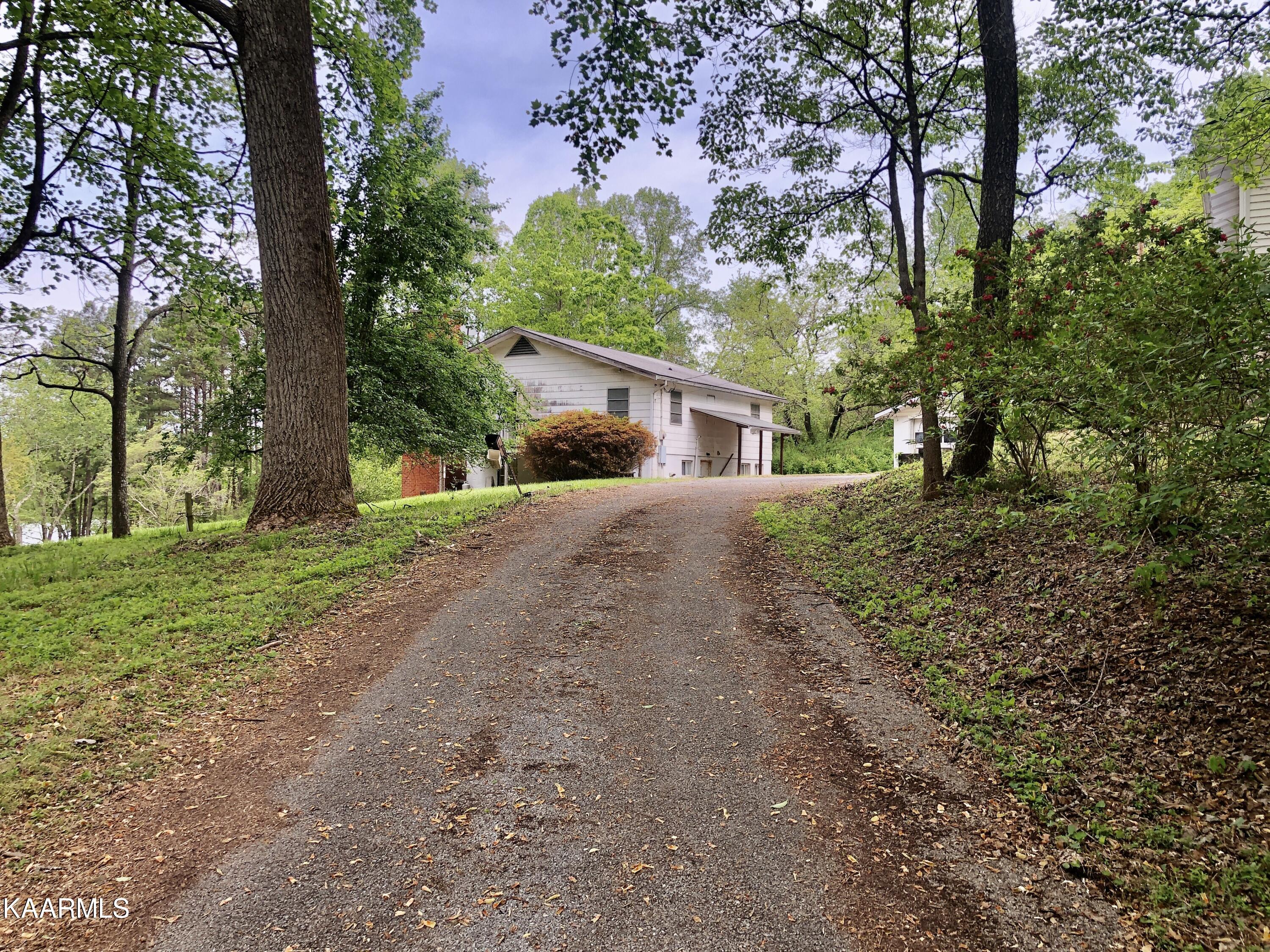 197 Hart Orchard Road Kingston, TN 37763 - Photo 9 of 60 1-54