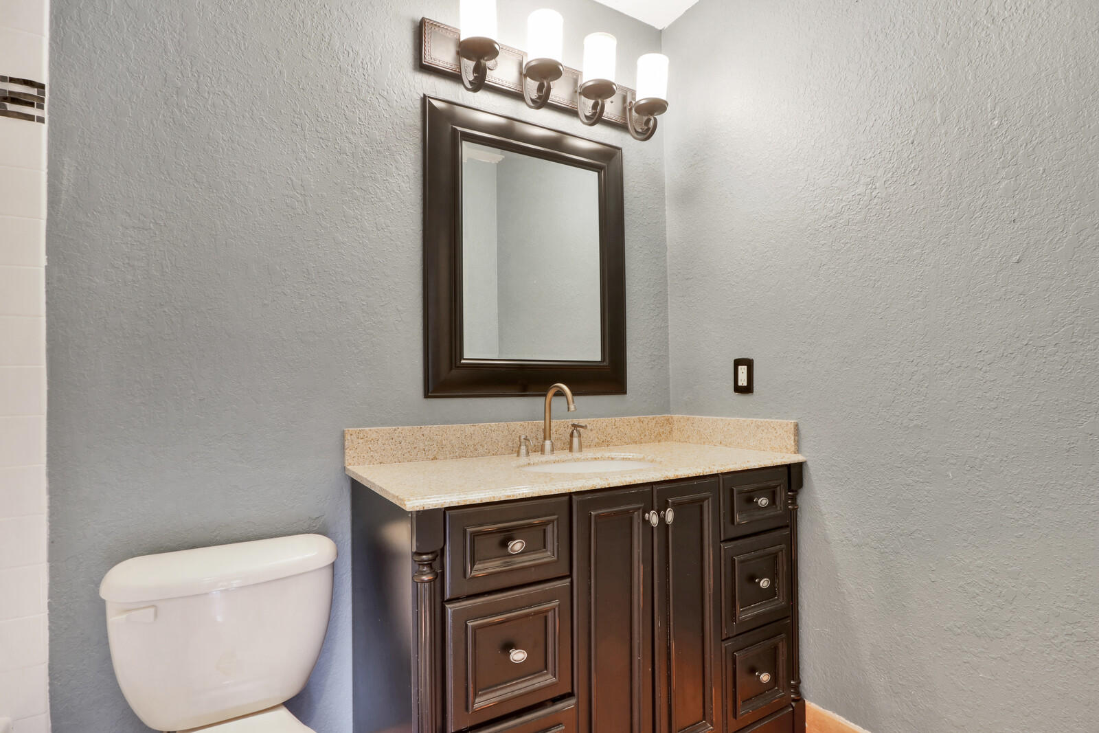 170 Celestial Way, Unit 35 Juno Beach, FL 33408 - Photo 40 of 43 Guest Bathroom