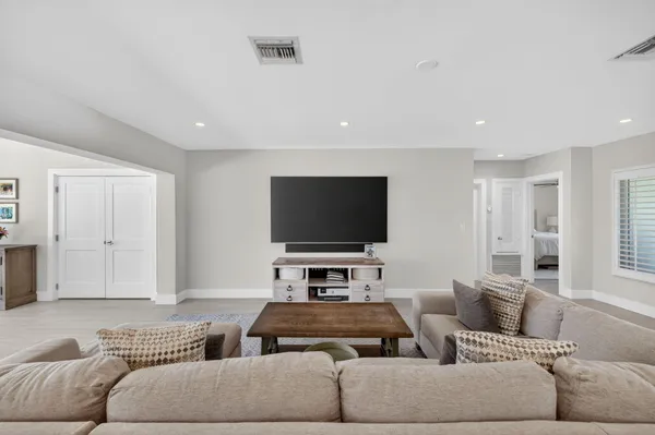 $2,495,000 | 4460 Northeast 26th Avenue, Lighthouse Point, FL 33064