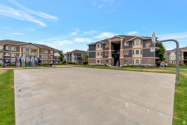 117 Calbourne Lane, Unit I2 Sandy, UT 84070 - Photo 19 of 19 Sports court