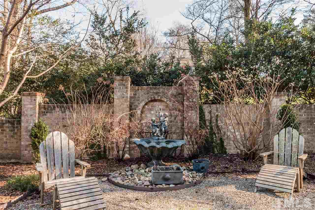1516 Banbury Road Raleigh, NC 27607 - Photo 23 of 25