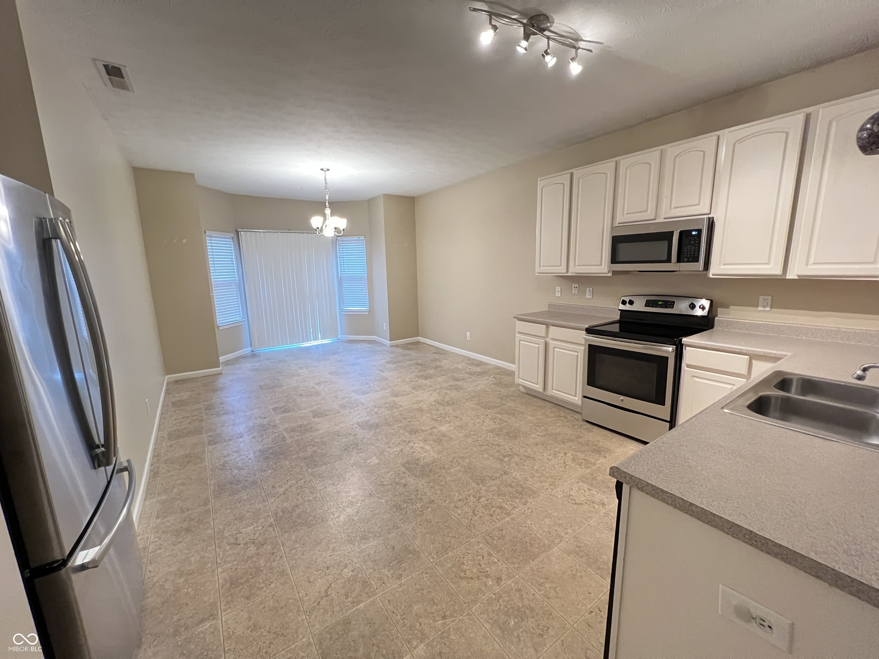 15094 Dry Creek Road Noblesville, IN 46060 - Photo 11 of 27