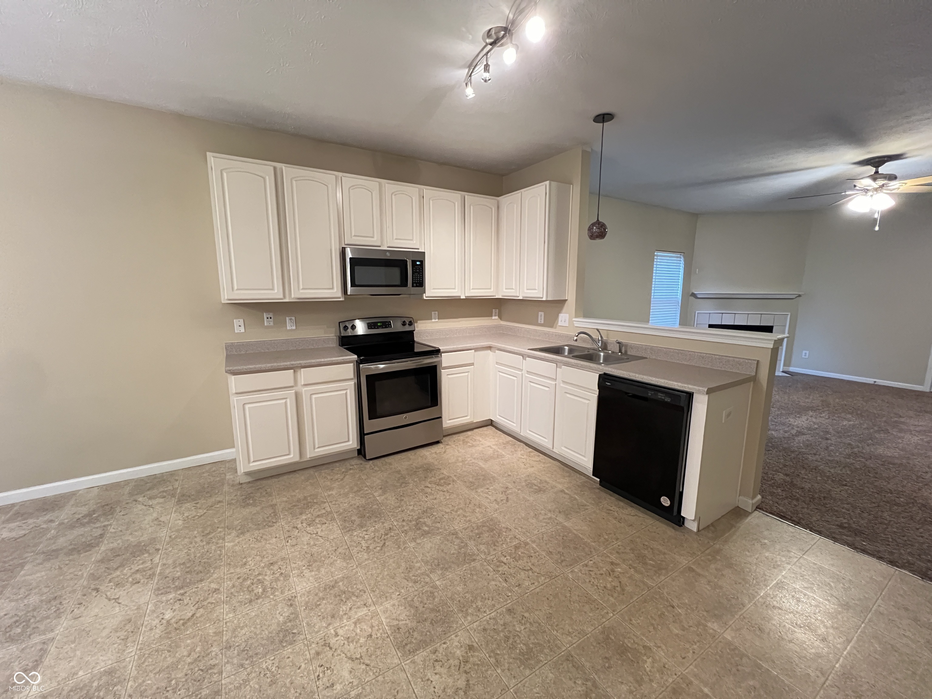 15094 Dry Creek Road Noblesville, IN 46060 - Photo 12 of 27