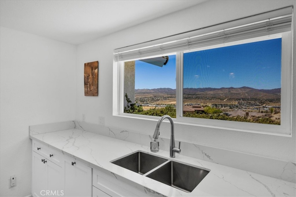 6177 Mandarin Road Yucca Valley, CA 92284 - Photo 16 of 58