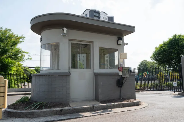 $395,000 | 655 Riverside Drive, Unit 1405, Memphis, TN 38103