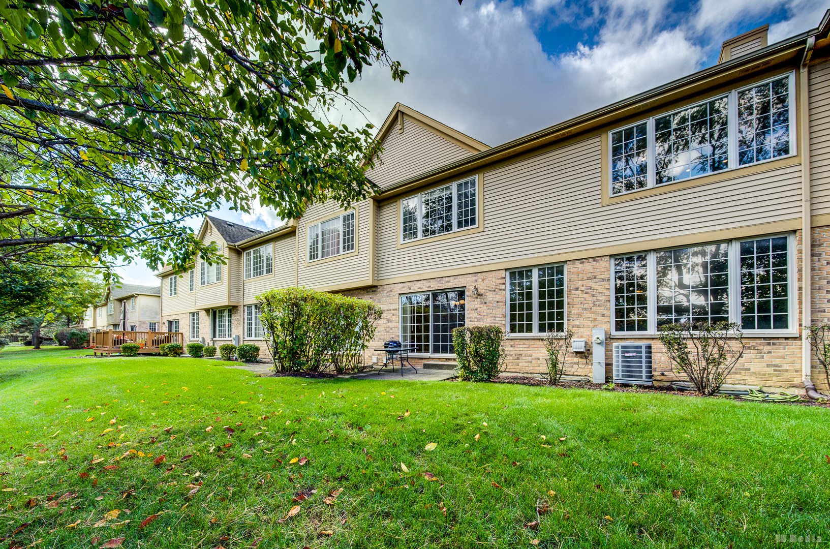 1603 Spyglass Circle Palos Heights, IL 60463 - Photo 47 of 51 a front view of house with yard and green space