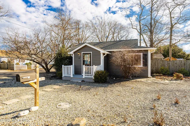 $380,000 | 4 Mayfair Court, Brick, NJ 08723