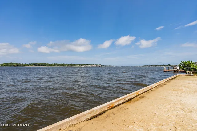 $380,000 | 4 Mayfair Court, Brick, NJ 08723