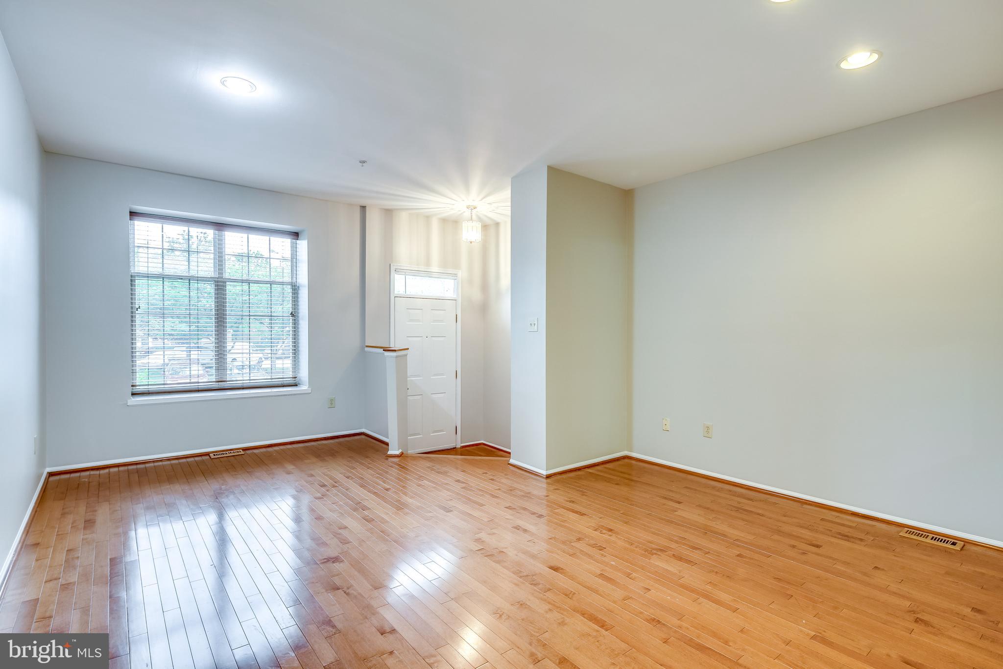 8407 Glad Rivers Row Columbia, MD 21045 - Photo 9 of 26 Gallery Image 9